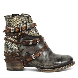 No not buy-reserved for Jennifer! free bird Boots. Trade with Jennifer!